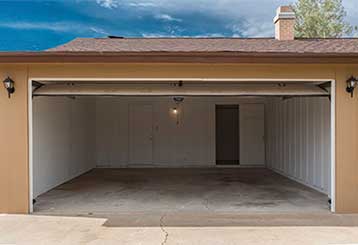 Why Garage Doors Get Squeaky | Garage Door Repair Santa Monica, CA